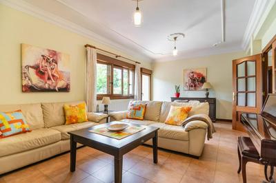 Apartamentos privados con jardín y barbacoa compartida en Laredo