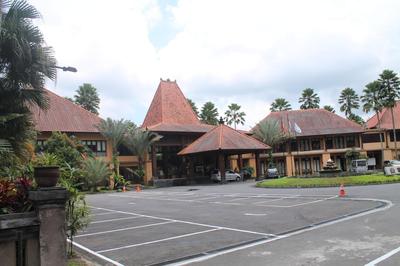 Laras Asri Resort & Spa