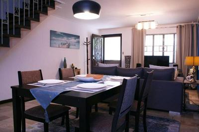 Cozy 135m2 2 bedroom House near Airport with AC and Parking