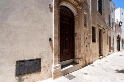 Vico II Terrace Apartment a step from Piazza Roma