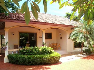 Coconut Paradise Holiday Villas