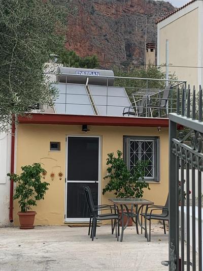 Zacharos Elegant Studio