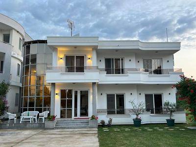Rinia Apartments