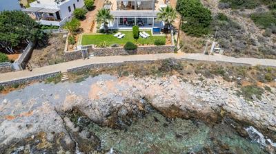 Junior suite by the beach Stalida