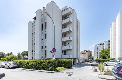 GuestHost - Apartment with Balcony near Cisanello Hospital