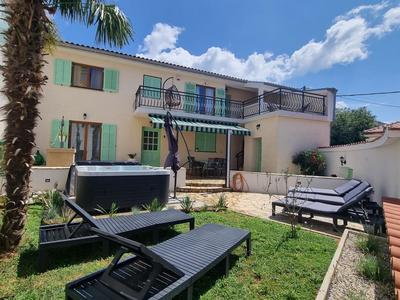 Holiday house Marea with jacuzzi