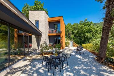 PERUNIKA BED & BREAKFAST