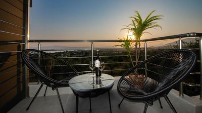 Marimar Panoramic Retreat: Magnificent Space and Breathtaking Gulf View