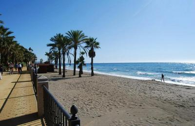 HomeAway - Cozy, central & 1min from beach