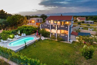 Villa Noemi Holiday Home