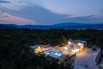 Villa Begovina with a private pool, Hot-Tub, 4 bedrooms