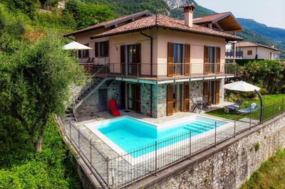Villa degli Angeli - by MyHomeInComo