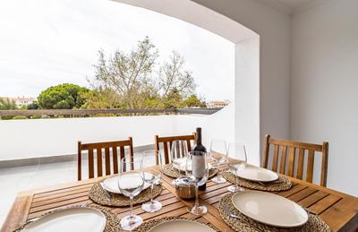 Excellent Oura Apartments