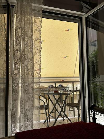 Como la flor, Gizi Attikis