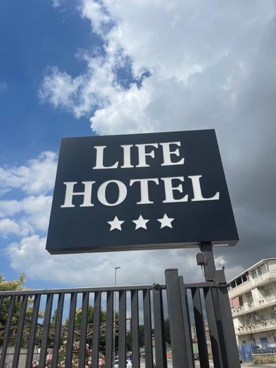 Life Hotel