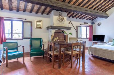 GuestHost - Ferrara Centro Petite Apartment