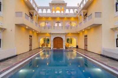 StayVista's Panna Garh - Rajsamand - Private Pool with Bar & Indoor-Outdoor Activities, Rājsamand