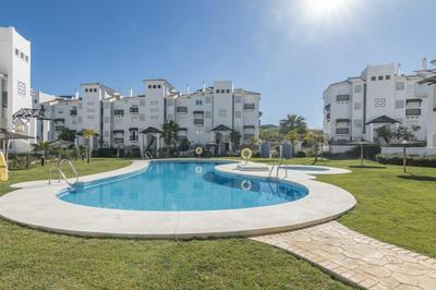 2197-Superb 2bedrooms in residence with pool!