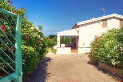 Sardinia SeaBreeze Villa IUN R2178