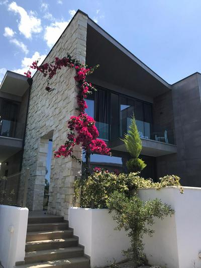 OLEA Family Apt with Garden