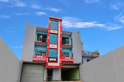 Super Hotel O Choudhary Residency