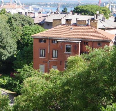 Bright & Modern 2-Bedroom Flat in Pula