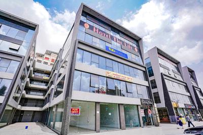 FabHotel The Life, Surat Airport