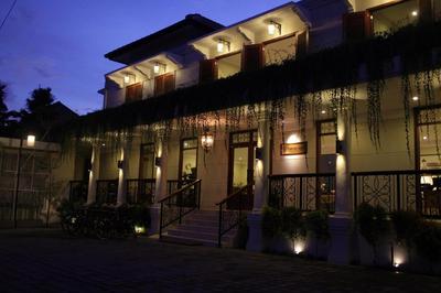 Seminyak Lagoon All Suites Hotel