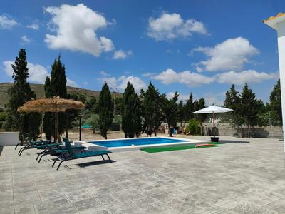 Casa rural con piscina climatizada y barbacoa a 10 km de Alicante y playas, 3000 m2 de terreno