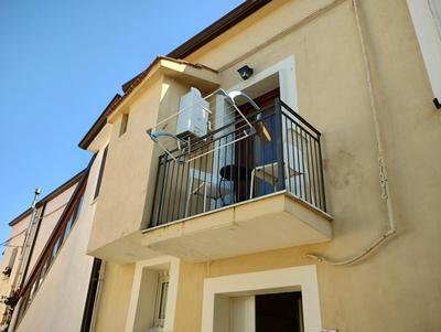 2 Bedroom, 1 Bath apartment near the sea