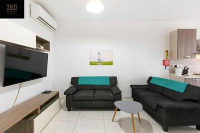 Beautiful, central home with all amenities & WIFI by 360 Estates