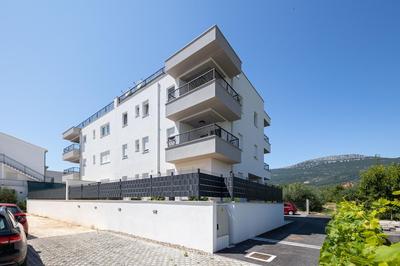 Penthouse Apartments East and West Star