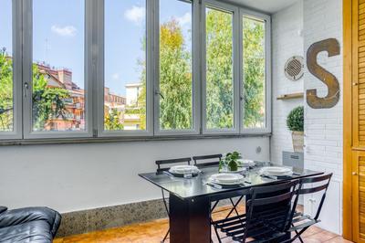 Bright Apartment near Vatican City by RHR