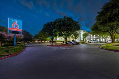 Studio 6 Extended Stay - San Antonio, TX - Six Flags