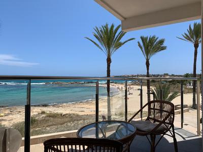 Espardell Beachfront Stay - Ocean Breeze & Sunrise