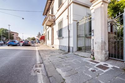 Elegantia Home in Pisa by Pleiades Home