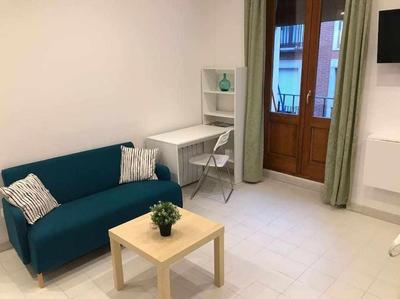 Un genial estudio en el barrio las cortes