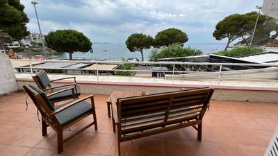 Precioso apartamento moderno en primera linea del mar AV-11