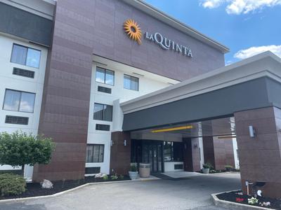 La Quinta Inn and Suites by Wyndham Cincinnati North