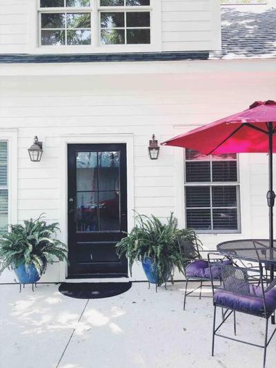 Liz Lane Cottage- entire guesthouse