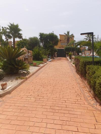 Casa Nostra Villa Cellini