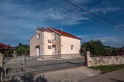 Holiday house Slavica with pool