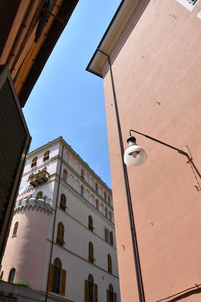 Inside Genoa - Genova centro Carignano