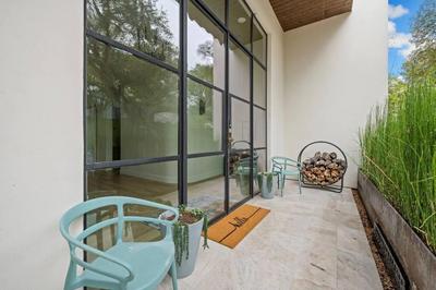 central contemporary w/ POOL and SPA