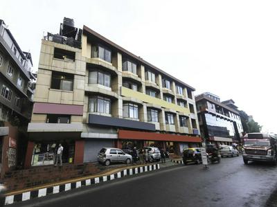 OYO Flagship 18369 Hotel Golden Peak