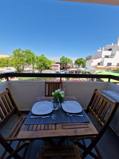 Stunning Apartment Near Clubs