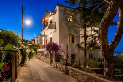 Mahalo Skopelos Suites