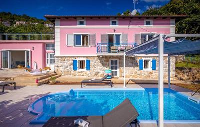 NINA ROSE boutique villa