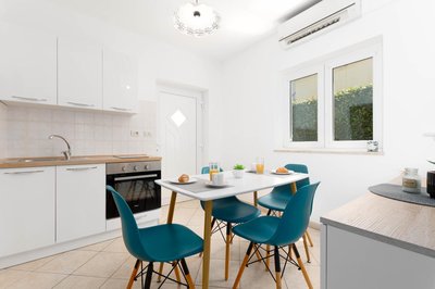 Apartment Lucija, Stinjan
