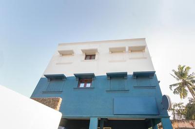 Hotel O Murugan Rooms